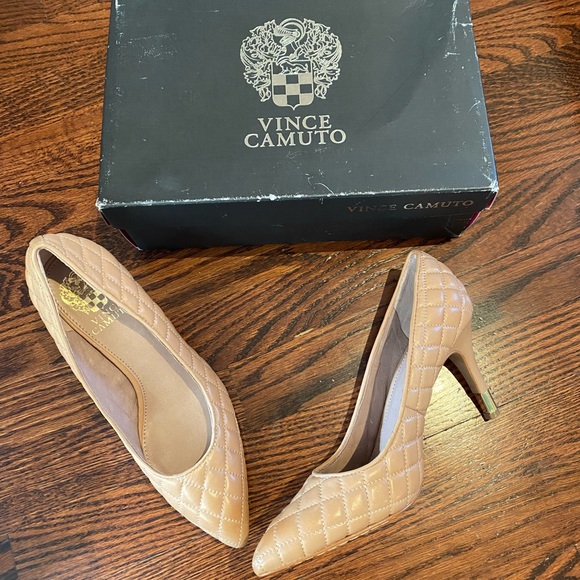 Vince Camuto pumps - Picture 1 of 2